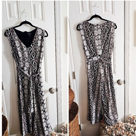 New Nicole Miller Reptile Cropped V- Neck Sleeveless Zipper Back Jumpsuit. - Picture 3 of 16